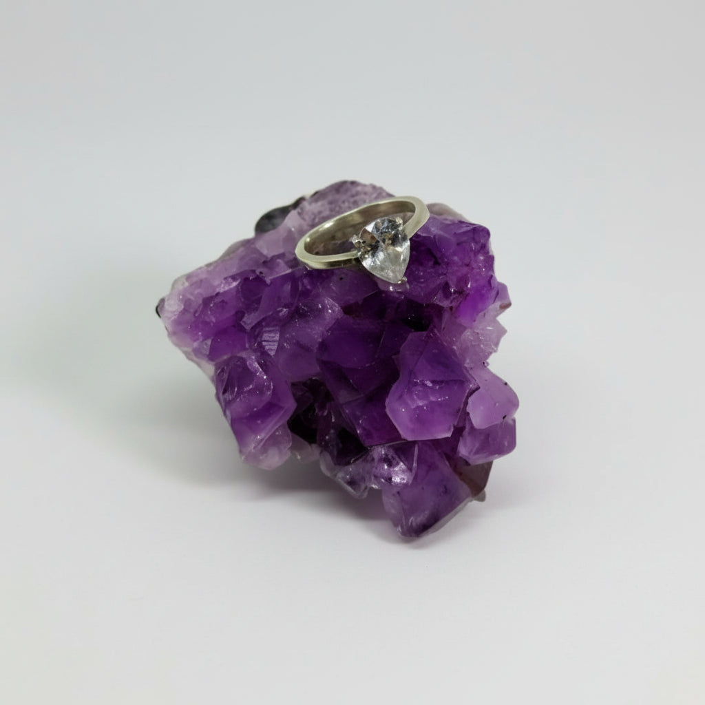 Anillo engaste con grifa cuarzo