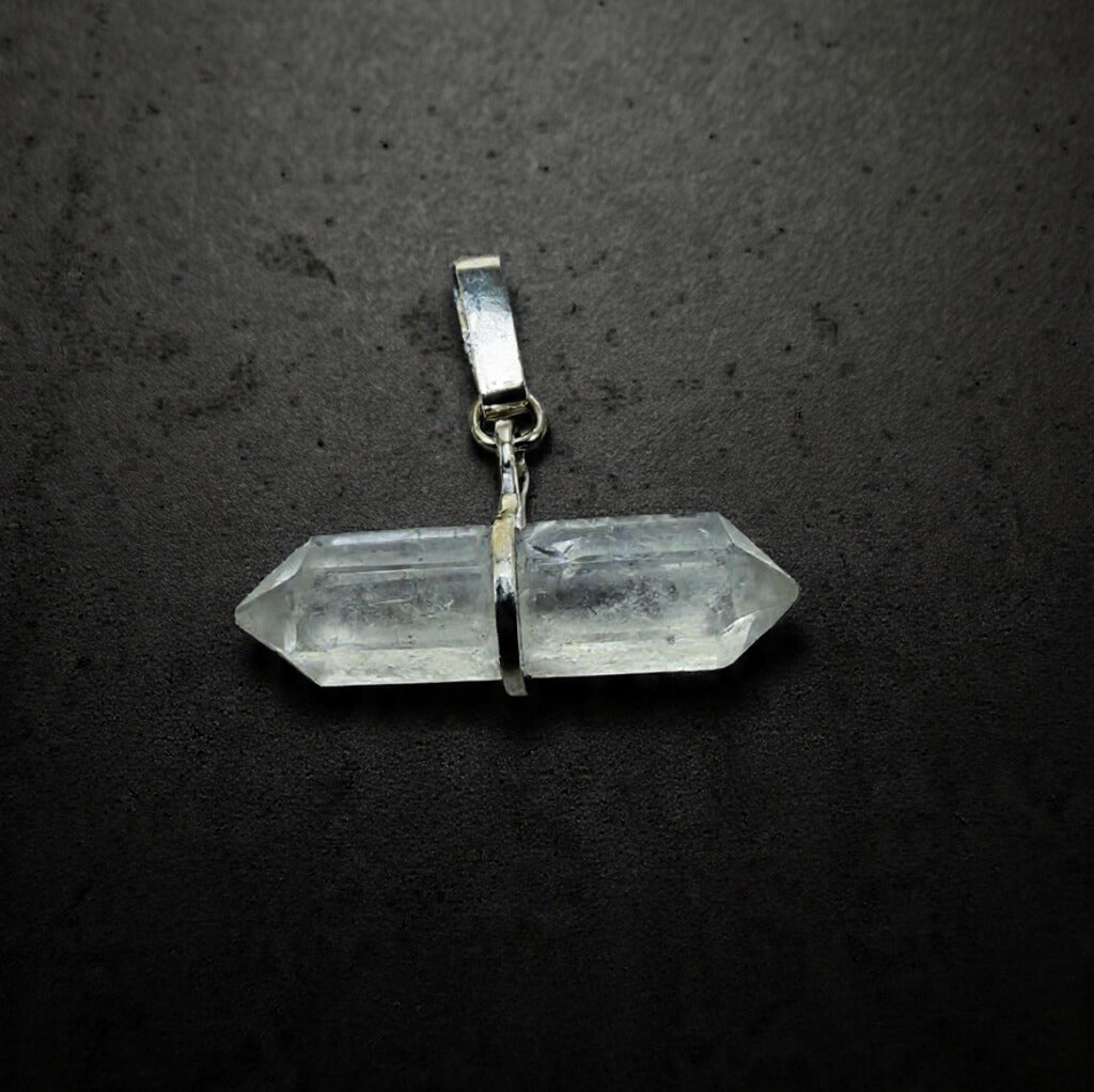 Colgante amuleto cuarzo cristal