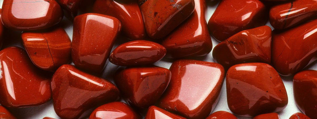 Jaspe Rojo: La Piedra del Coraje, la Estabilidad y la Energía Vital