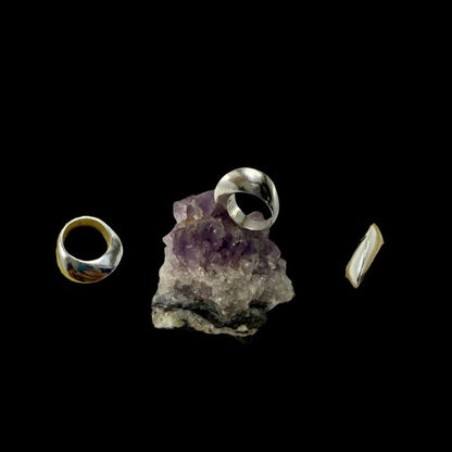 Anillo tallado en plata