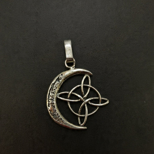 Colgante amuleto nudo de brujas